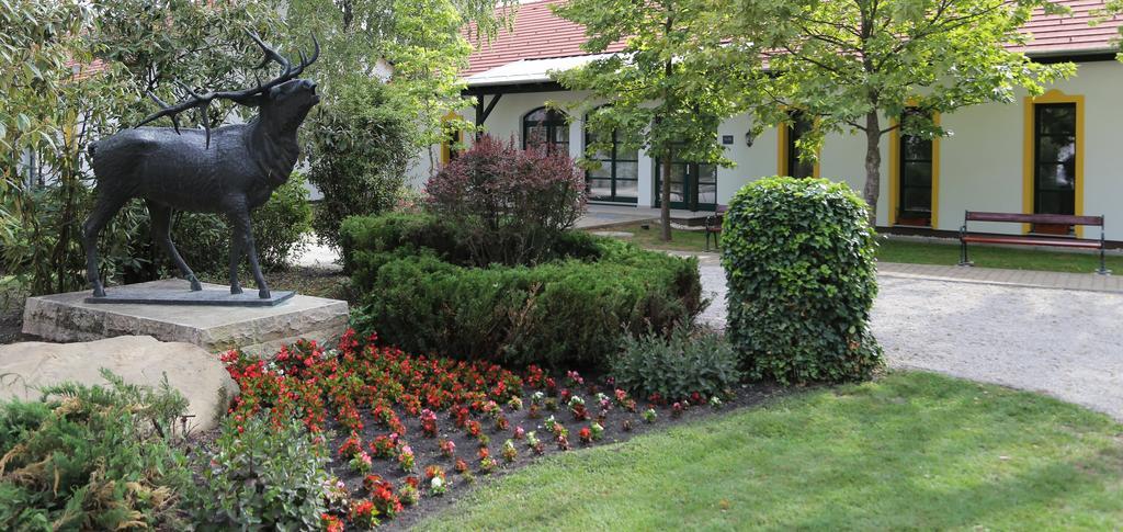 בלטונפנבש Hubertus Hof Landhotel מראה חיצוני תמונה