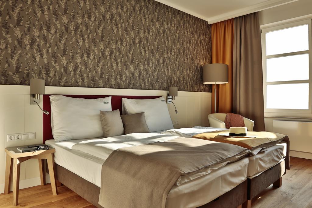 בלטונפנבש Hubertus Hof Landhotel חדר תמונה